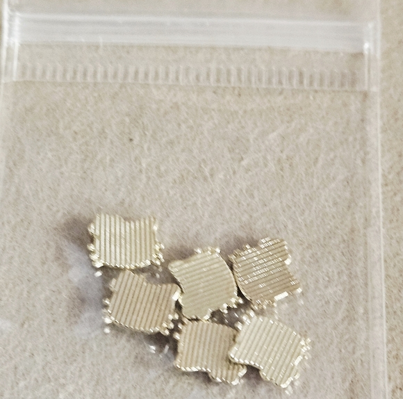 NWT 6pcs HELLO KITTY HEADS GOLD BLING NAIL ART CHARMS! - Picture 9 of 10